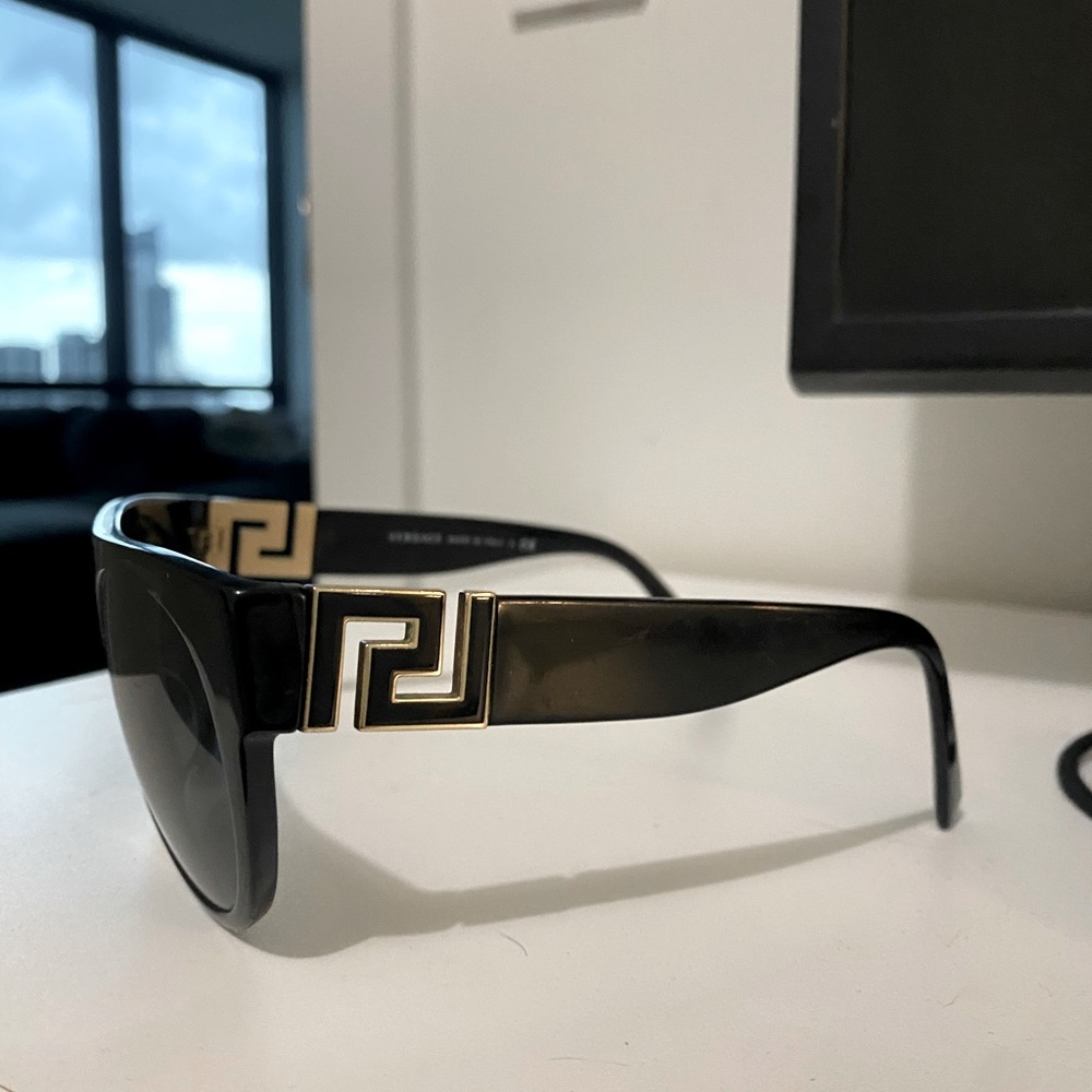 Versace sunglasses🏆 - Picture 7 of 7